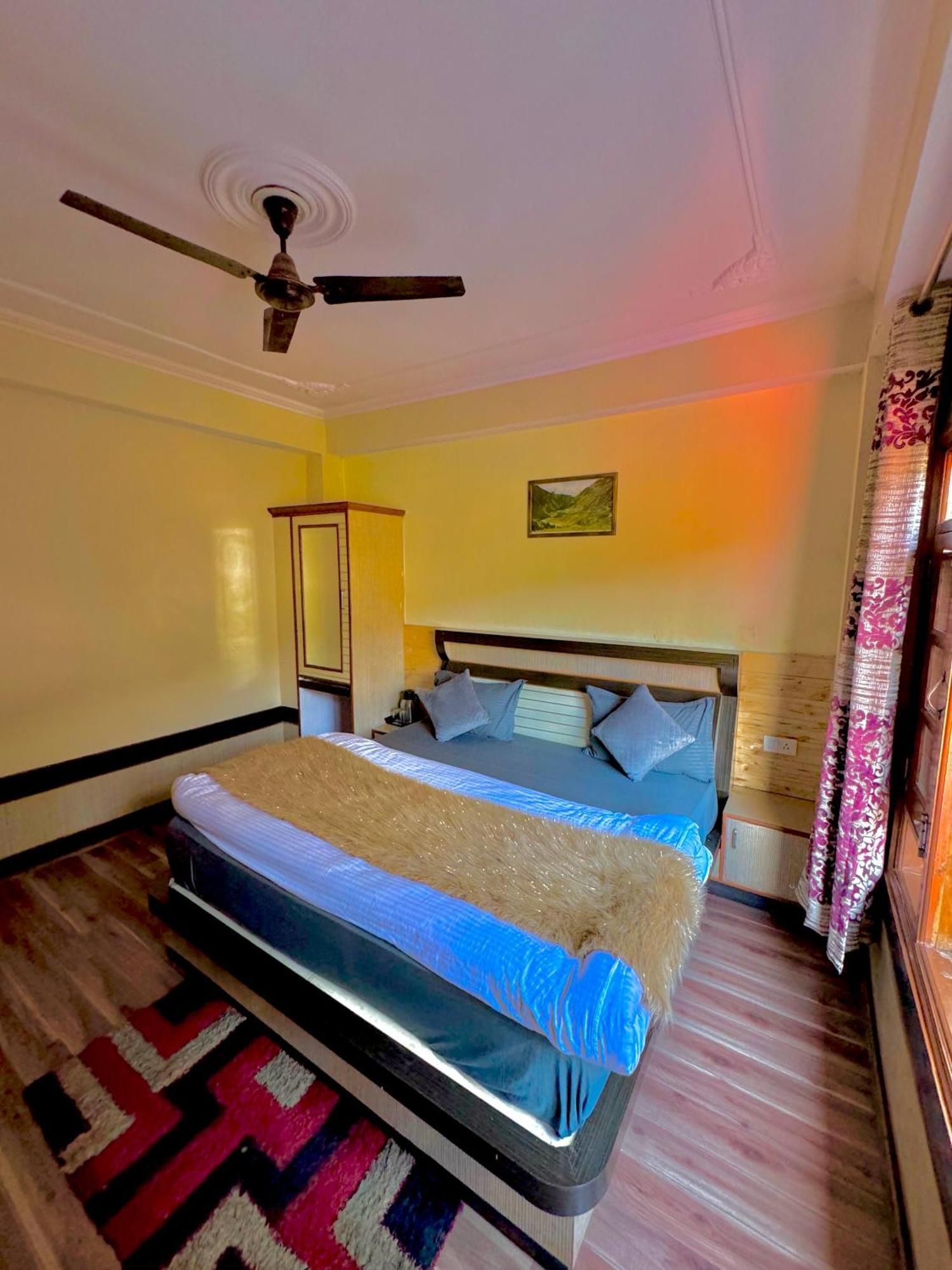 Hotel Apple Regency Shimla Buitenkant foto