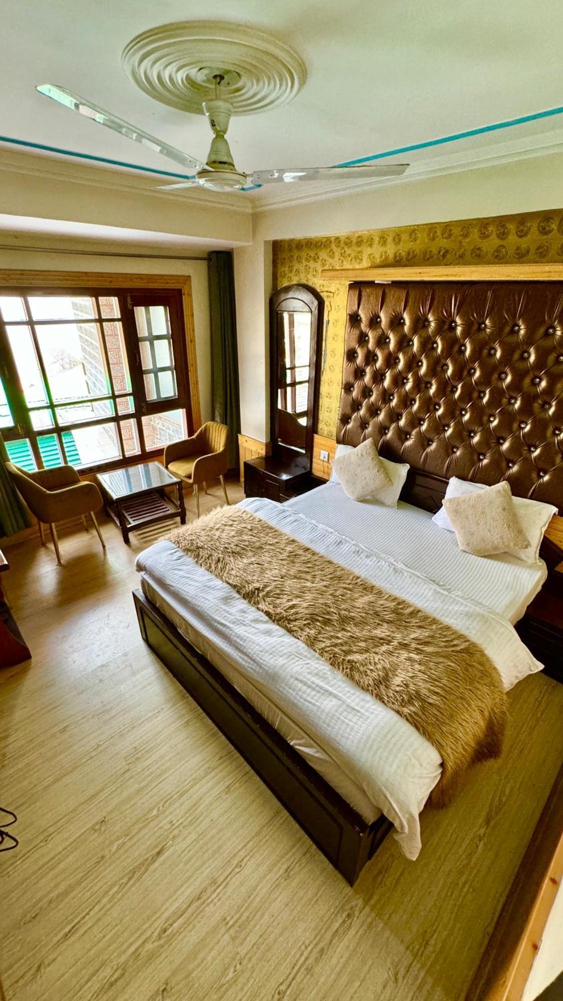 Hotel Apple Regency Shimla Buitenkant foto
