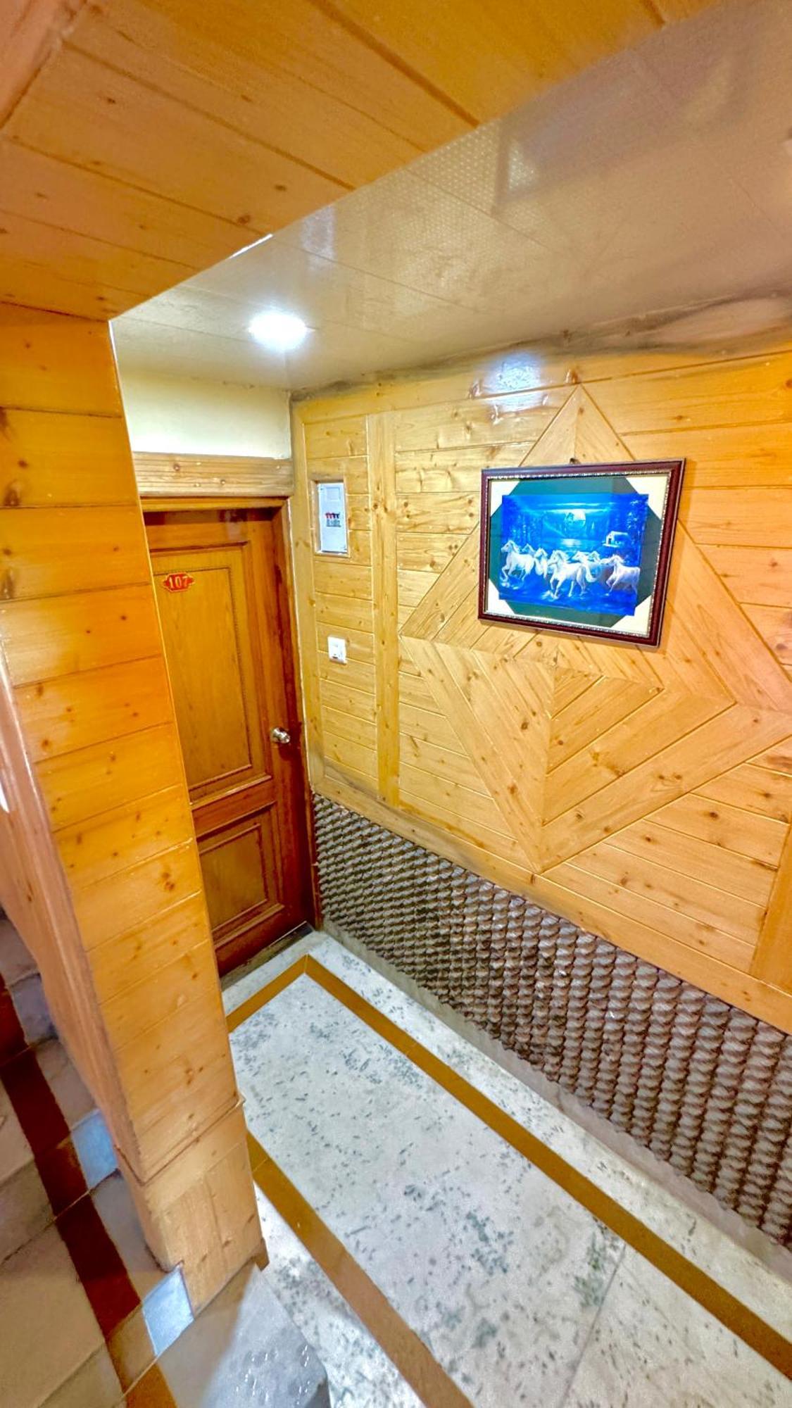 Hotel Apple Regency Shimla Buitenkant foto