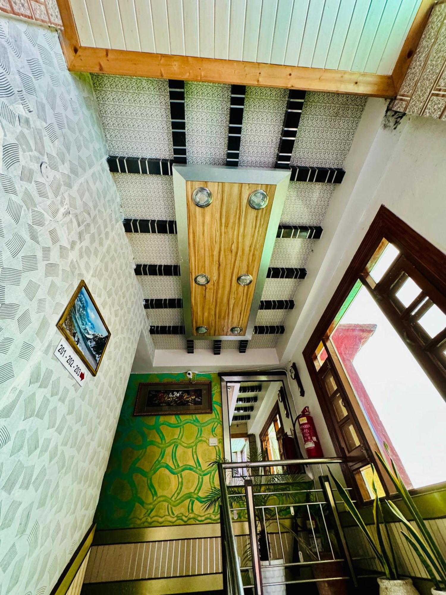 Hotel Apple Regency Shimla Buitenkant foto