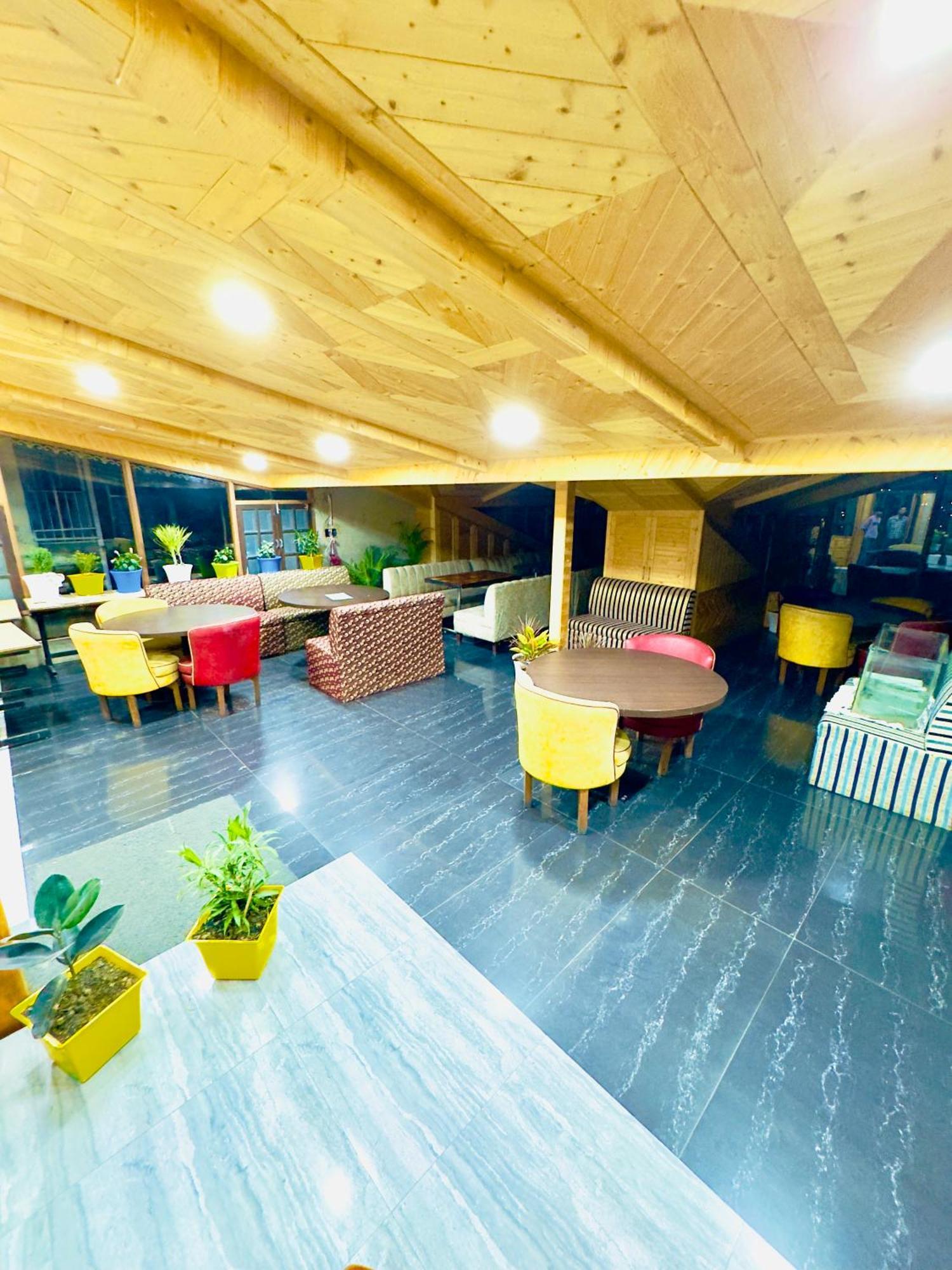 Hotel Apple Regency Shimla Buitenkant foto