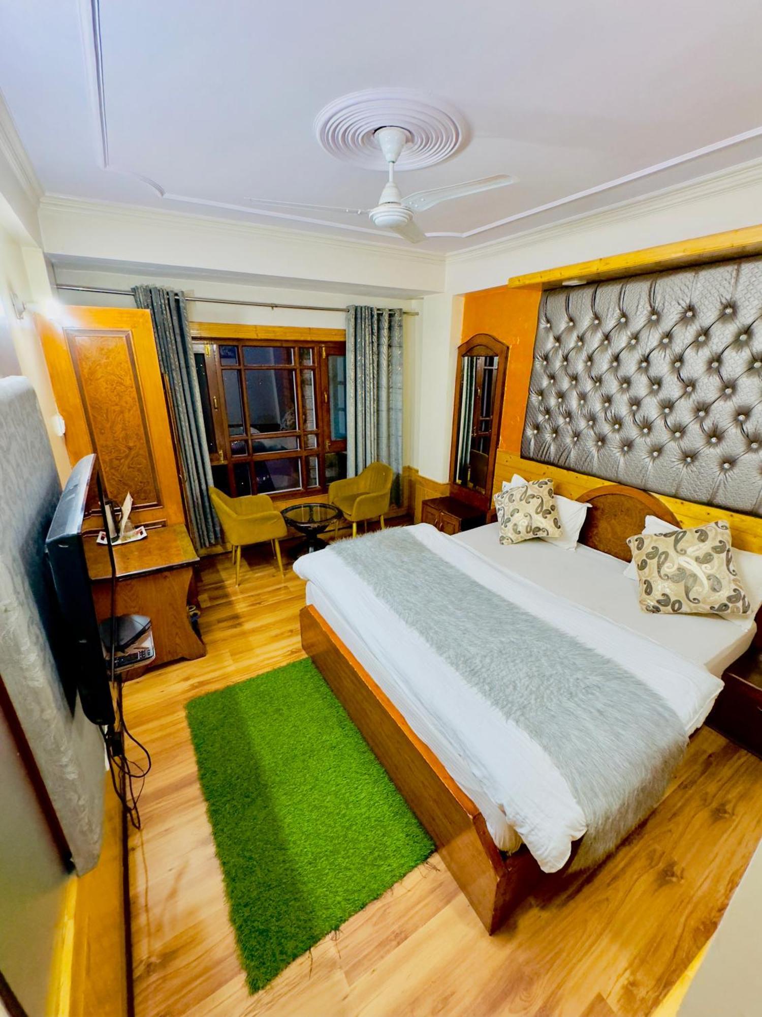 Hotel Apple Regency Shimla Buitenkant foto