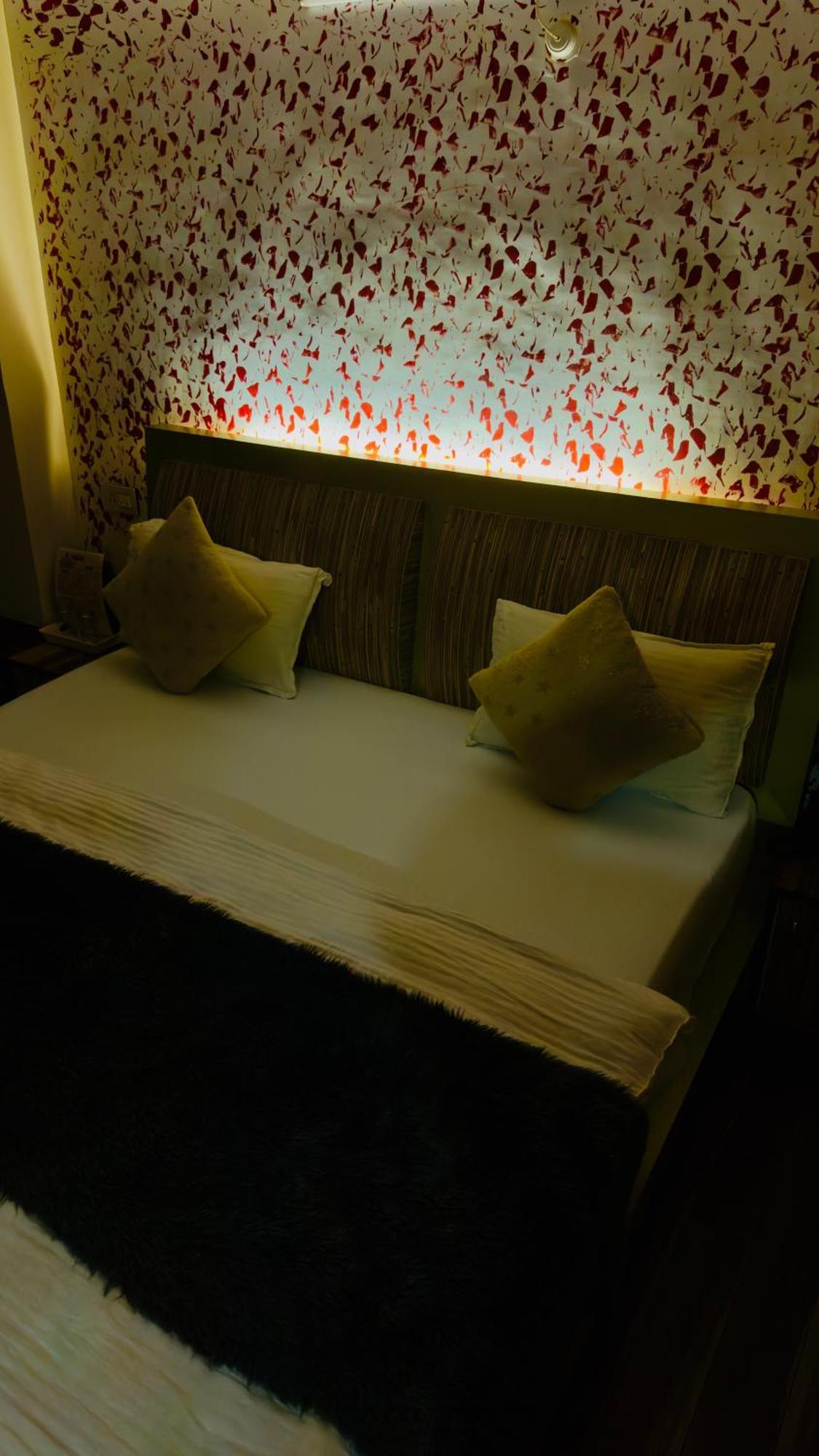 Hotel Apple Regency Shimla Buitenkant foto