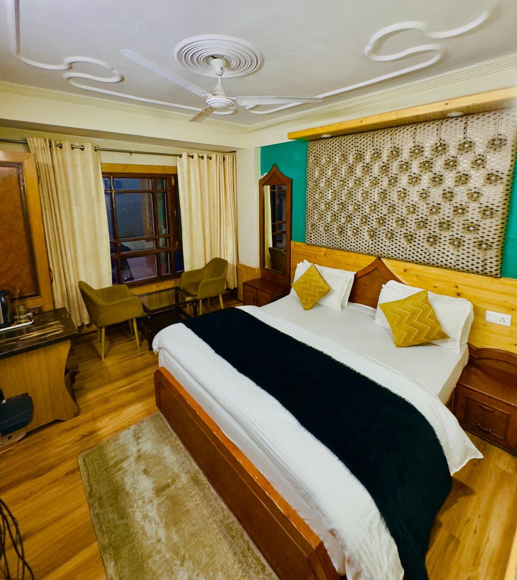 Hotel Apple Regency Shimla Buitenkant foto