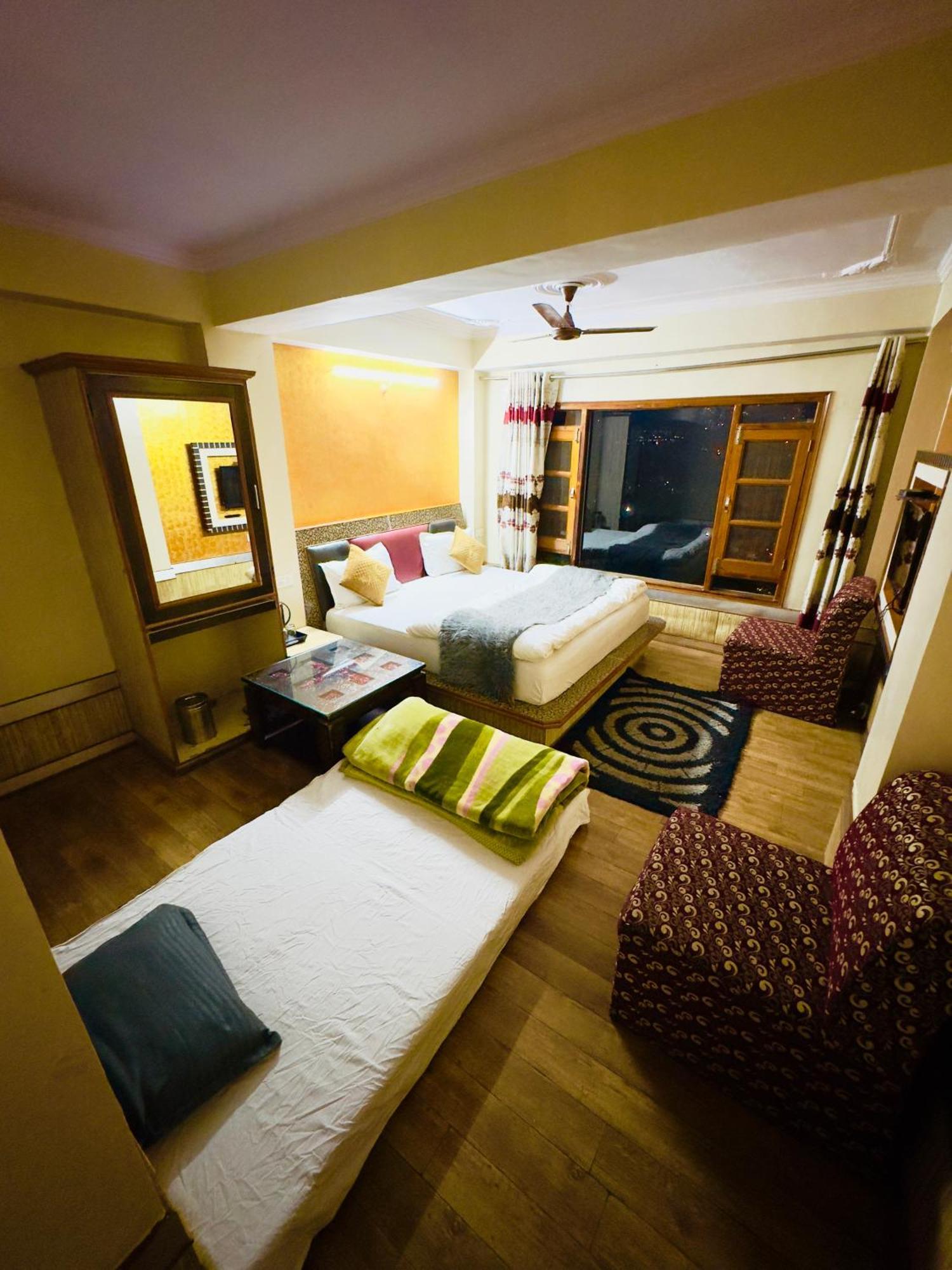 Hotel Apple Regency Shimla Buitenkant foto